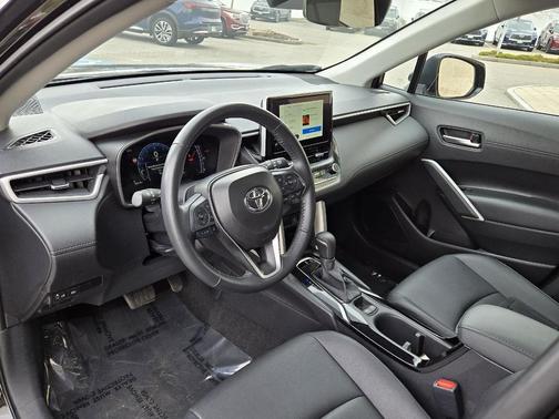Jet Black 2025 Toyota Corolla Cross XLE