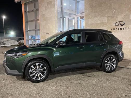 2025 Toyota Corolla Cross XLE