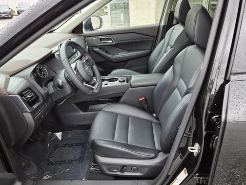 Super Black 2021 Nissan Rogue SV