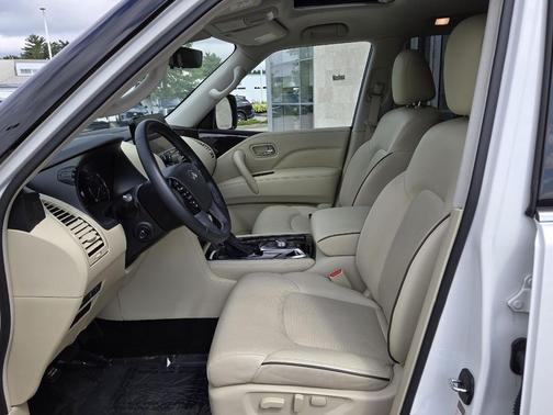 2023 INFINITI QX80 Luxe