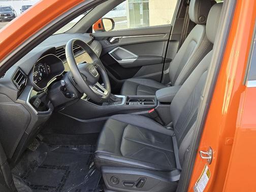 2025 Audi Q3 Premium 45 TFSI S line quattro Tiptronic