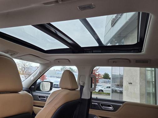 2025 INFINITI QX80 Luxe