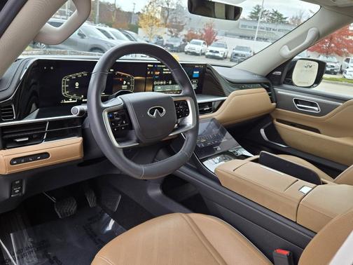 2025 INFINITI QX80 Luxe