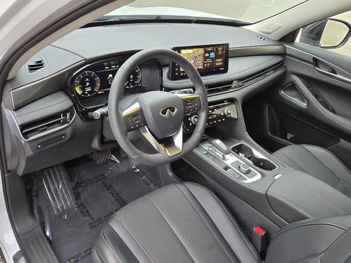 Radiant White 2026 INFINITI QX60 LUXE AWD