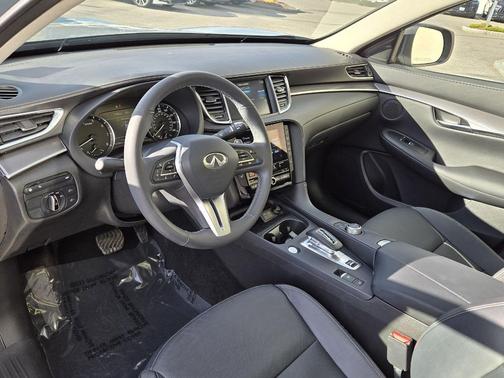 2023 INFINITI QX50 LUXE AWD