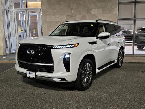 2026 INFINITI QX80 Luxe