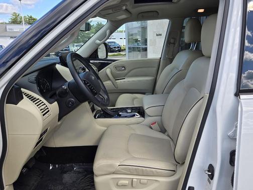2022 INFINITI QX80 Luxe