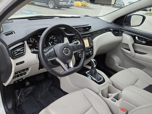 2017 Nissan Rogue Sport SL