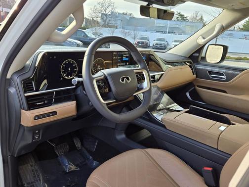 Radiant White 2026 INFINITI QX80 Luxe