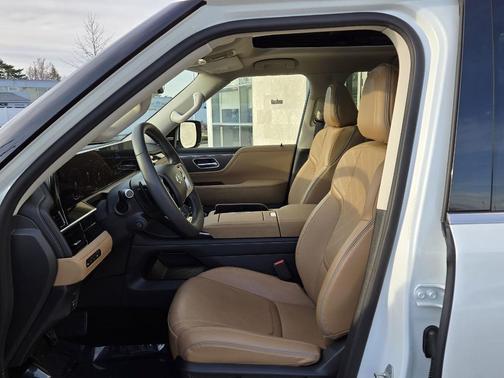 Radiant White 2026 INFINITI QX80 Luxe