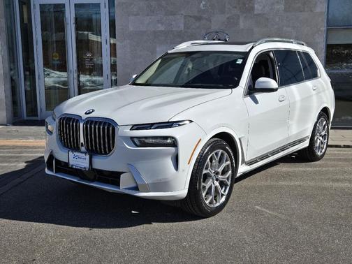 2025 BMW X7 xDrive40i
