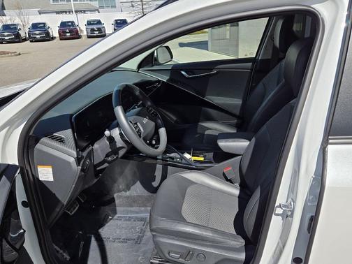Snow White Pearl 2023 Kia Niro Touring