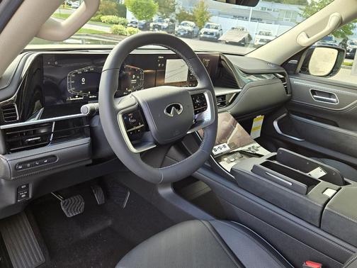 2026 INFINITI QX80 Luxe