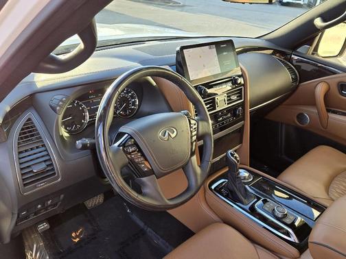 2024 INFINITI QX80 SENSORY AWD