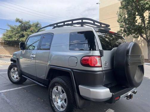 2010 Toyota FJ Cruiser Base