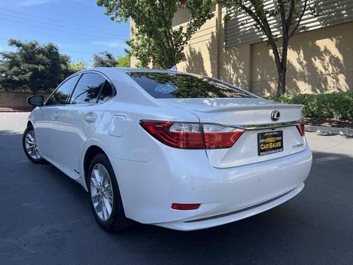 2013 Lexus ES 300h Base