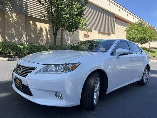 2013 Lexus ES 300h Base