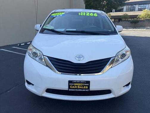 2011 Toyota Sienna LE