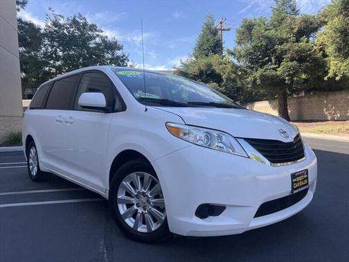 2011 Toyota Sienna LE