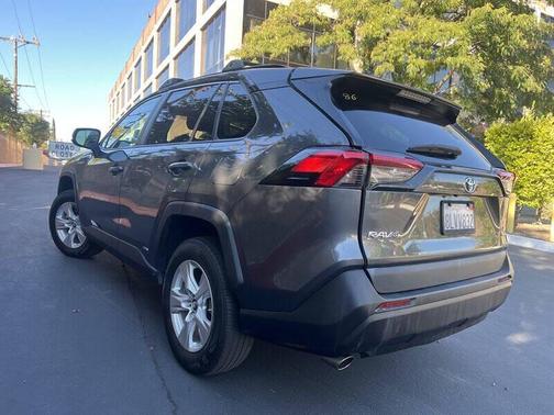 2019 Toyota RAV4 Hybrid XLE