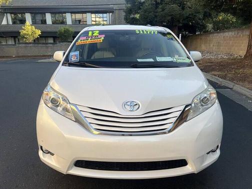 2012 Toyota Sienna XLE