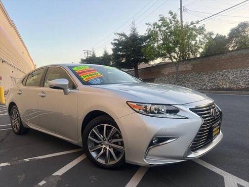 2016 Lexus ES 300h Base