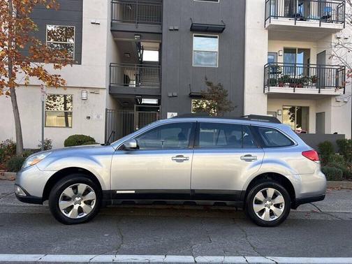 2012 Subaru Outback 2.5i