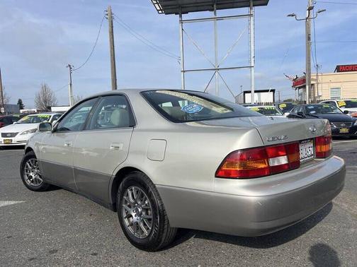 1999 Lexus ES 300 Base