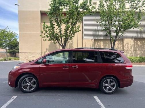 2011 Toyota Sienna XLE