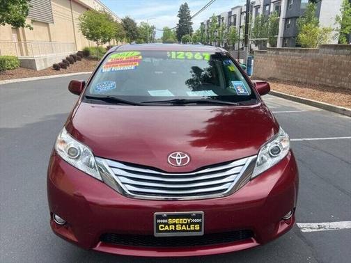 2011 Toyota Sienna XLE