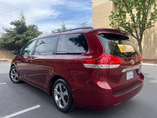 2011 Toyota Sienna XLE