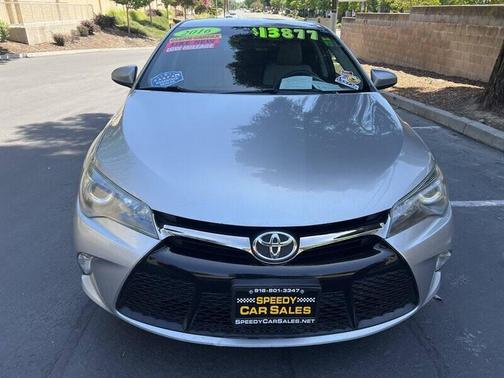 Celestial Silver Metallic 2016 Toyota Camry SE