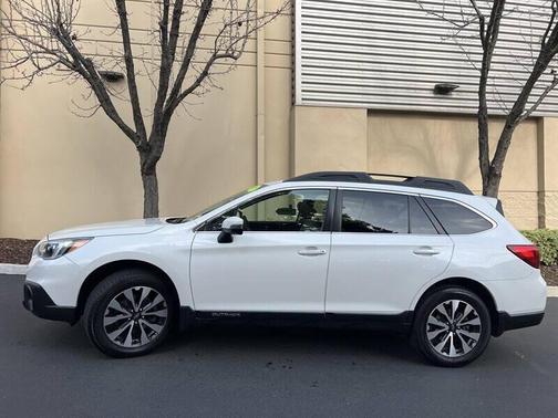 Crystal White Pearl 2017 Subaru Outback 2.5i Limited