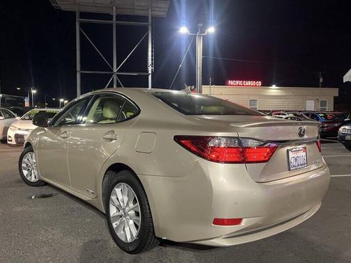2013 Lexus ES 300h Base