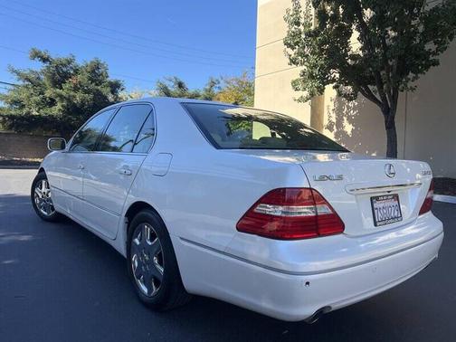 2004 Lexus LS 430 Base