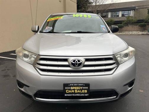 2011 Toyota Highlander SE