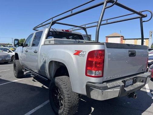 Pure Silver Metallic 2010 GMC Sierra 2500 SLE