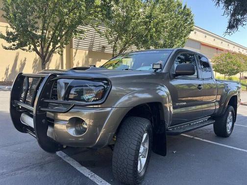 Brown 2011 Toyota Tacoma Access Cab