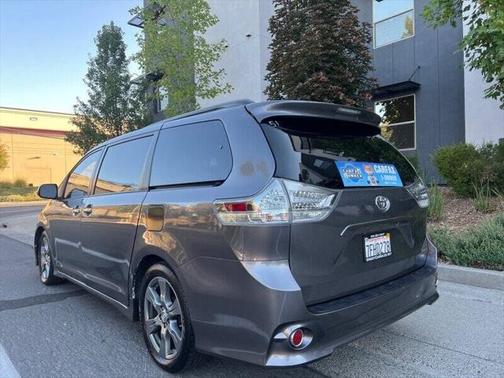 2014 Toyota Sienna SE
