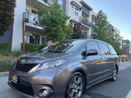 2014 Toyota Sienna SE
