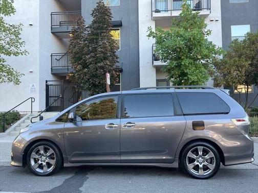 2014 Toyota Sienna SE
