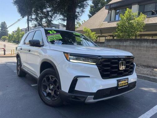 Platinum White Pearl 2025 Honda Pilot TrailSport
