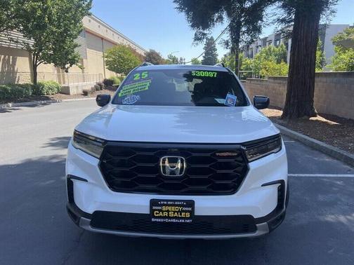 Platinum White Pearl 2025 Honda Pilot TrailSport