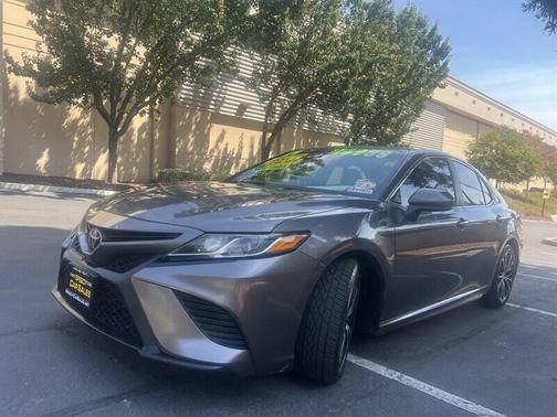 Midnight Black Metallic 2019 Toyota Camry SE