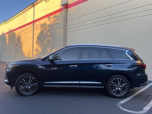 2017 INFINITI QX60 Base