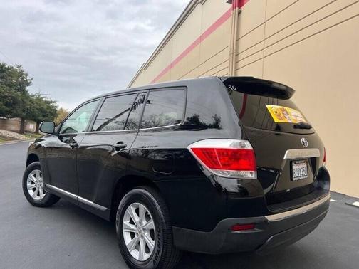 2012 Toyota Highlander SE