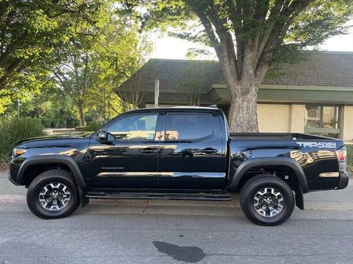 Midnight Black Metallic 2022 Toyota Tacoma TRD Off Road