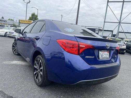 Blue Crush Metallic 2017 Toyota Corolla SE