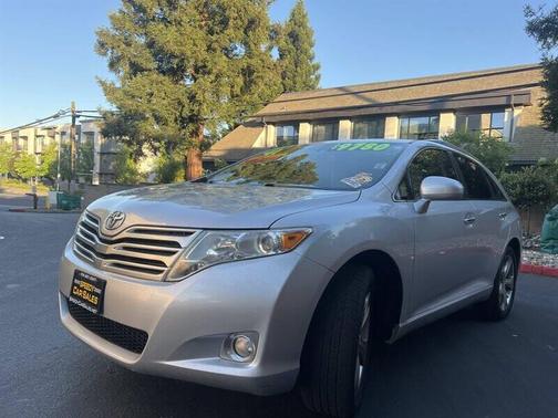 Classic Silver Metallic 2011 Toyota Venza Base