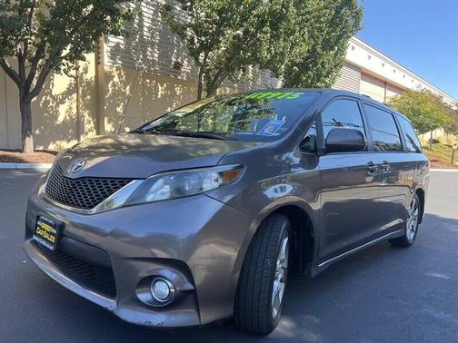 2012 Toyota Sienna SE
